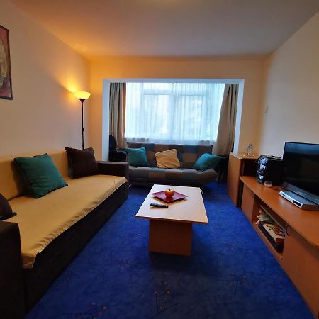 شقة أَزوغا  في Apartament Langa Castan المظهر الخارجي الصورة