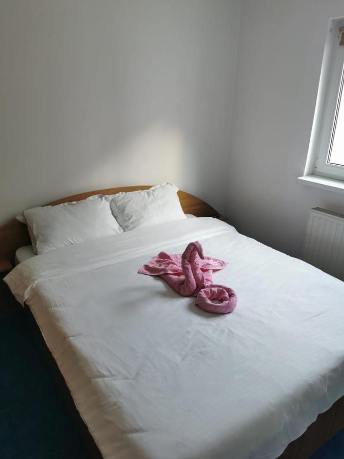 شقة أَزوغا  في Apartament Langa Castan المظهر الخارجي الصورة