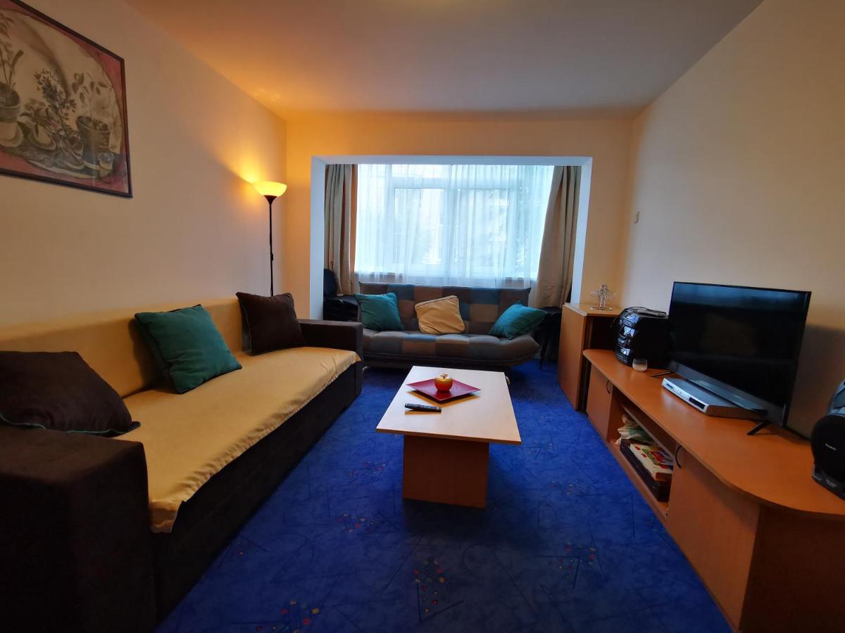 شقة أَزوغا  في Apartament Langa Castan المظهر الخارجي الصورة