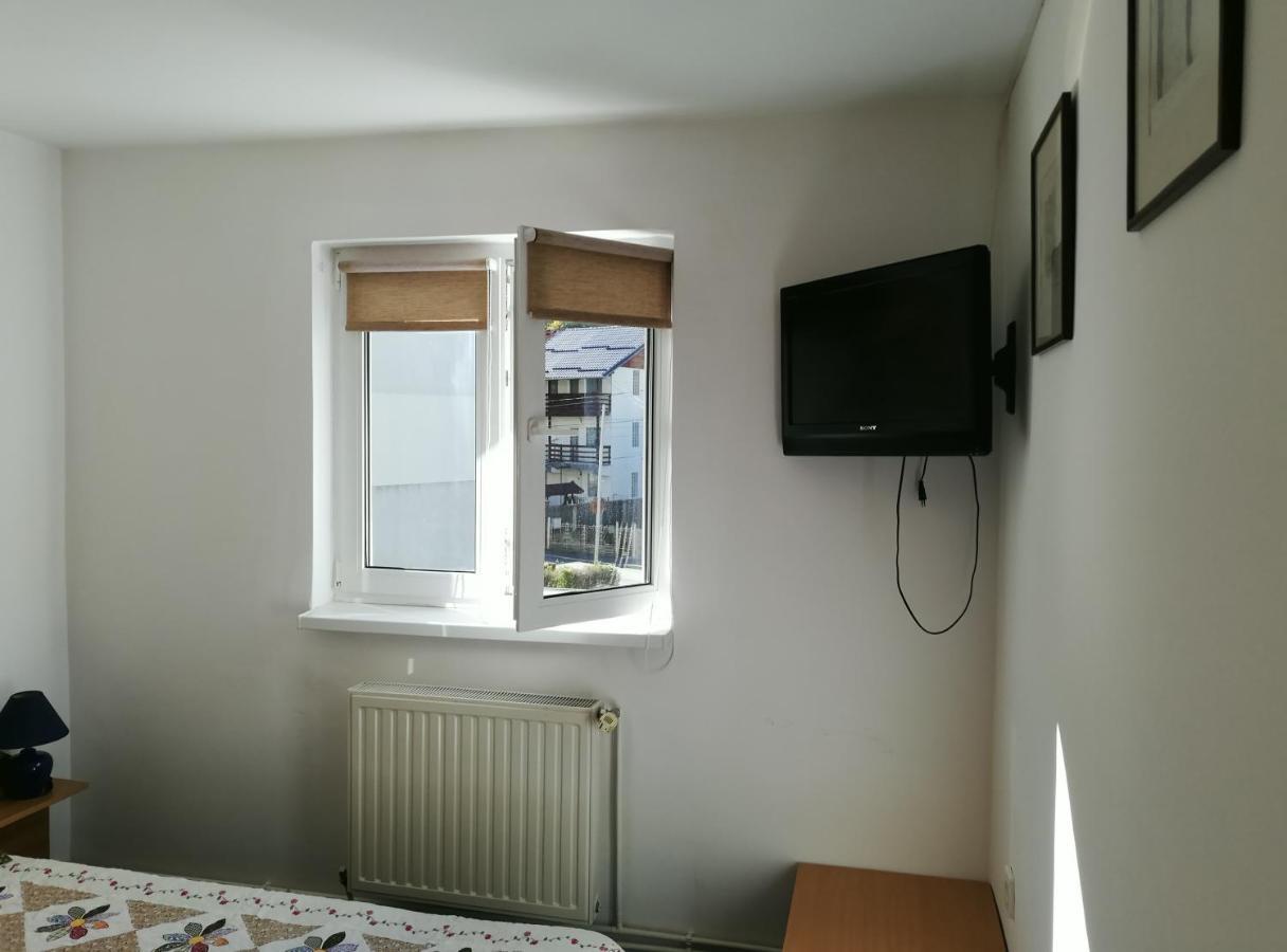 شقة أَزوغا  في Apartament Langa Castan المظهر الخارجي الصورة